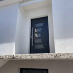 POSE DE PORTE ALUMINIUM